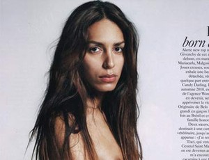  Model Transgender Givenchy Tampil Bugil di Vogue