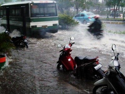 Hujan Deras Rasuna Said Tergenang