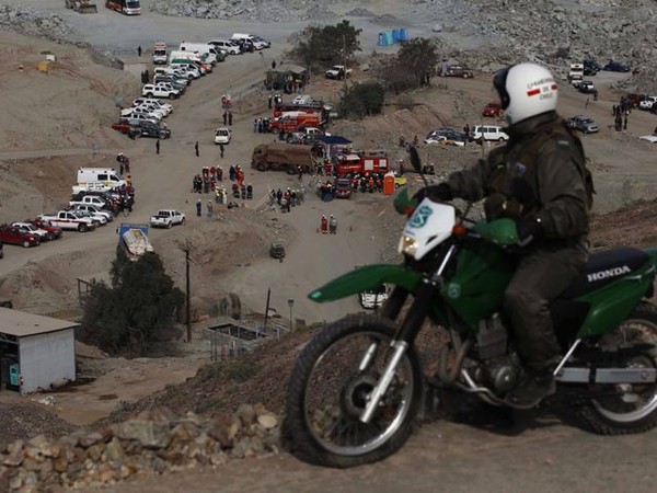 Tambang Runtuh 34 Pekerja Terjebak