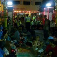 Tidur di DPRD Sidoarjo, Korban Lumpur Minta Lapindo Lunasi Ganti Rugi