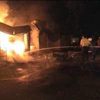 Lima Bangunan di depan Kampus Unim Terbakar