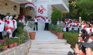 Di Athena Mengingat Cita-cita Merdeka