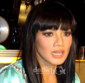 Jelang Ramadan, Titi Kamal Sibuk Jatuh Cinta