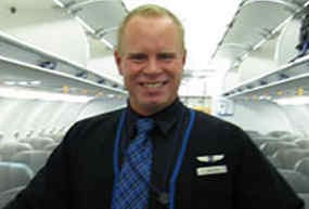 Memaki Penumpang & Kabur, Pramugara Jet Blue Ditahan Polisi