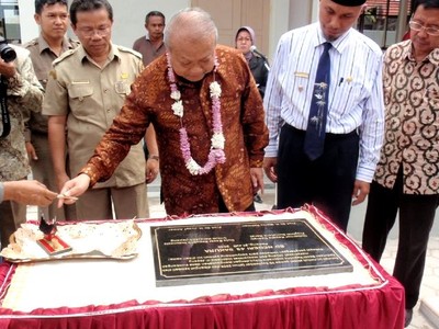 Peresmian Dua Gedung SD di Padang