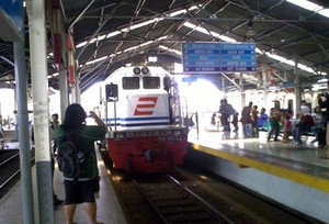 Puasa Pertama, Aktivitas di Stasiun Gambir Normal