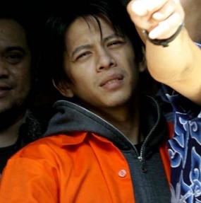 Ariel & Cut Tari Tonton Video Porno Bareng di Mabes Polri
