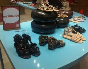 Diskon sepatu Di Pedder Red Mulai Rp 280 ribu