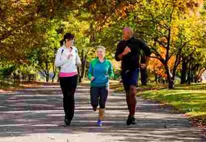 Jogging di Taman Lebih Berenergi Ketimbang Nge-Gym