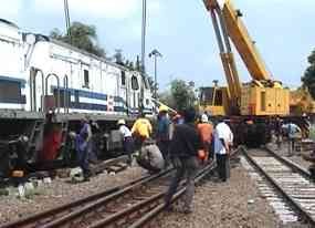 Setelah 12 Jam, Lokomotif Rapih Dhoho Berhasil Dievakuasi