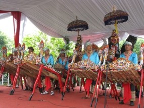 Sinden dan Jegog Sedot Perhatian Undangan di Istana