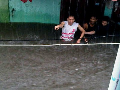Hujan Deras Jaksel Tergenang