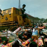 Pemkab Bandung Musnahkan 7.325 Botol Miras