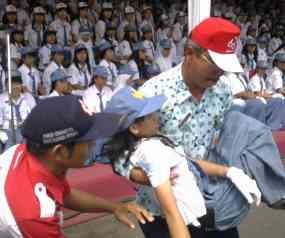 Upacara HUT ke-65 RI di Grahadi, 31 Peserta Pingsan