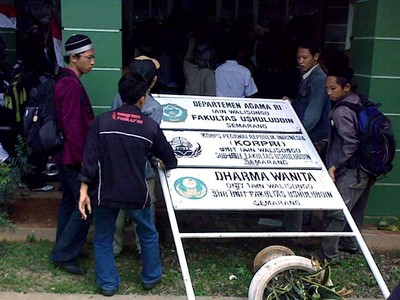 Demo di IAIN Walisongo Rusuh