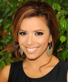 Eva Longoria Sibuk Nge-tweet Demi Haiti