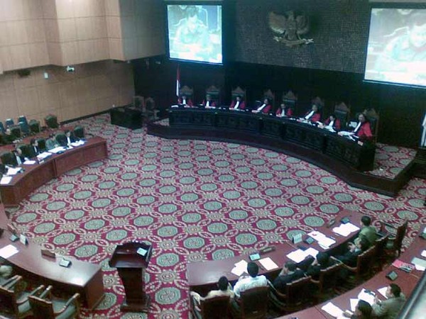 Susno Hadiri Sidang di MK