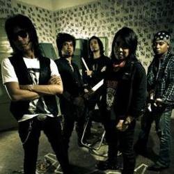Nggak Bisa Mudik? Dengerin Lagu Seurieus Aja