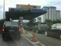 Petugas Gerbang Tol Slipi Tidak Konsentrasi 