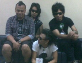 Nggak Bisa Mudik? Dengerin Lagu Seurieus Aja