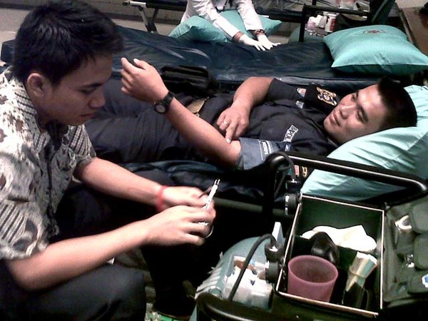 Satpol PP DKI Donor Darah