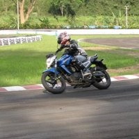 Menikmati Serudukan Yamaha Byson