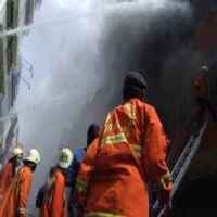 Toko Beras di Bawah Fly Over Ciputat Terbakar