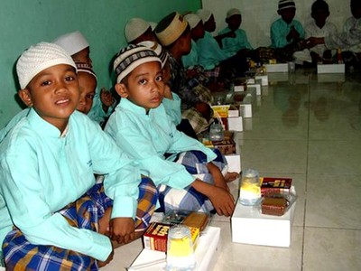 Buka Puasa Bersama Anak Yatim