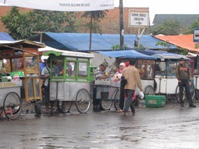 Ngabuburit di Makam Yuk!