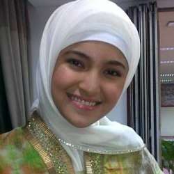 Marshanda Berjilbab Setelah Mimpi Kiamat