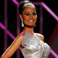 Salah Berbahasa Inggris, Miss Philippines 2010 Membela Diri