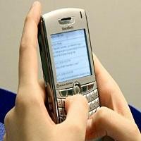 Katergantungan Gadget Bisa Bikin Lupa Cara Menulis?