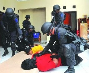 Polisi Bantah 2 Orang yang Ditangkap Densus 88 Pasangan Selingkuh