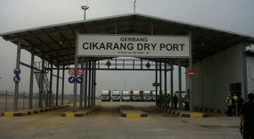 Para Menteri Ekonomi Sambangi KPPT Cikarang Dry Port