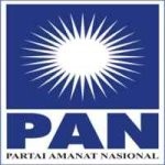 Artis Kader PAN Bagi-bagi Sembako di Senayan