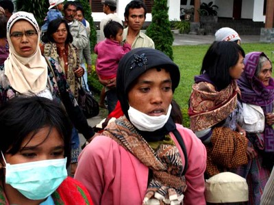Warga Sekitar Gunung Sinabung Ngungsi
