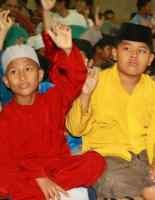 Masyarakat Indonesia Santuni Anak Yatim Malaysia 