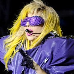 Lady Gaga Tak Mau Jadi Orang Kaya
