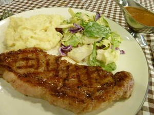Menyantap Beefsteak Enak Plus Belanja Daging