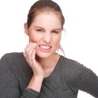 8 Penyebab Sakit Gigi dan Mulut