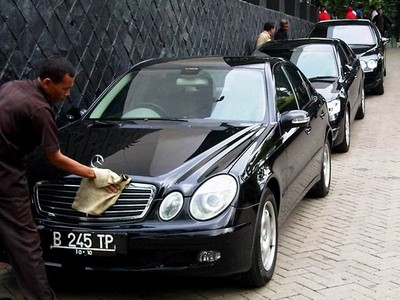 Mobil Mewah Milik Anggota FPDIP