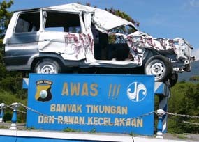 Waspadai Tikungan Pantai Brenta dan Pantai Talangsiring