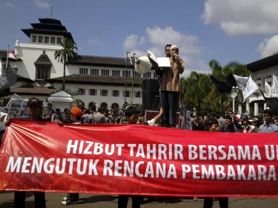 HTI Bandung Demo Gedung Sate