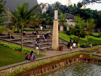 Ngabuburit ke Taman Ayodya