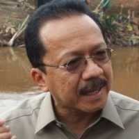 Foke Cek Persiapan Layanan Mudik di Stasiun Senen