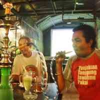 Kongkow-kongkow Sahur Bersama Penikmat Shisha