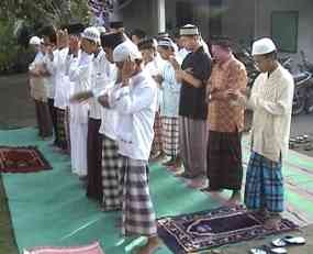 Jamaah Al-Ainul Baahiroh Jombang Berlebaran Hari Ini 