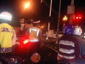 Takbir, Kembang Api & Klakson Bersahutan di Monas