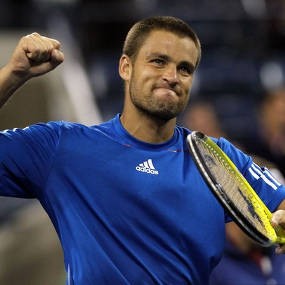 Youzhny Lolos ke Semifinal