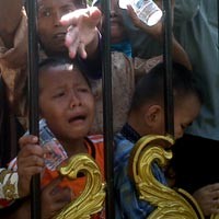 Rendahkan Martabat Rakyat, Praktek Open House Harus Dihentikan
